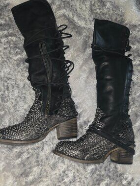 Freebird Coal Boots — Grey Python Multi — Size 9